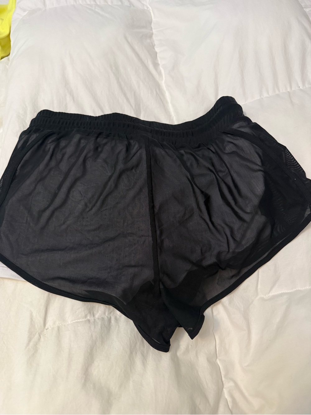 ALO Yoga Black Mesh Athletic Shorts with White Inner Liner - Picture 2 of 3